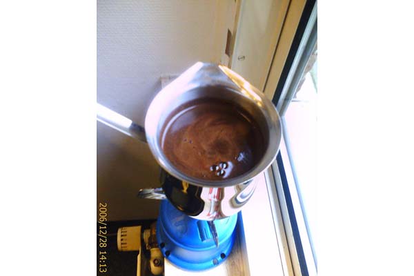 HSmade [making arabic coffee]
