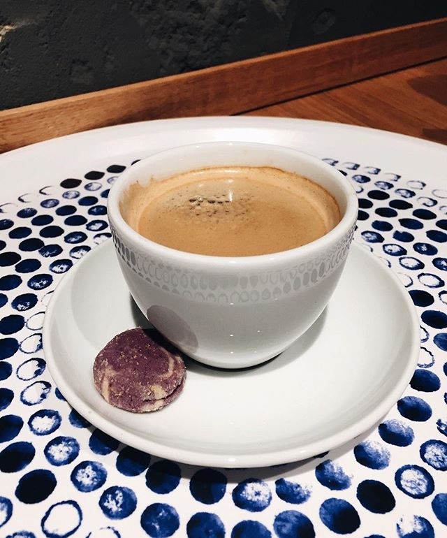 Coffee break. ☕️🍪 | ph @palmtreepixie