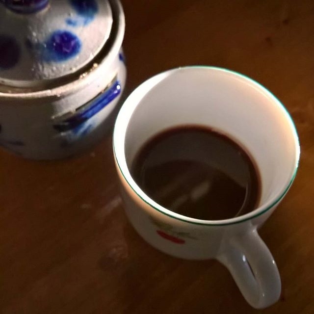 Luci, ombre, zucchero e caffè. | ph @nasinix
