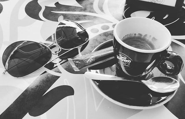 Black and white coffee | ph @massitrole